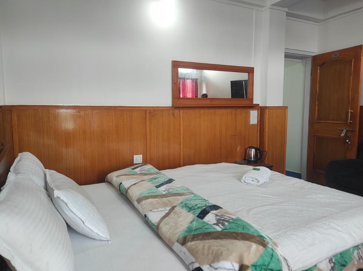 Hotel Tawang Regency Exteriör bild