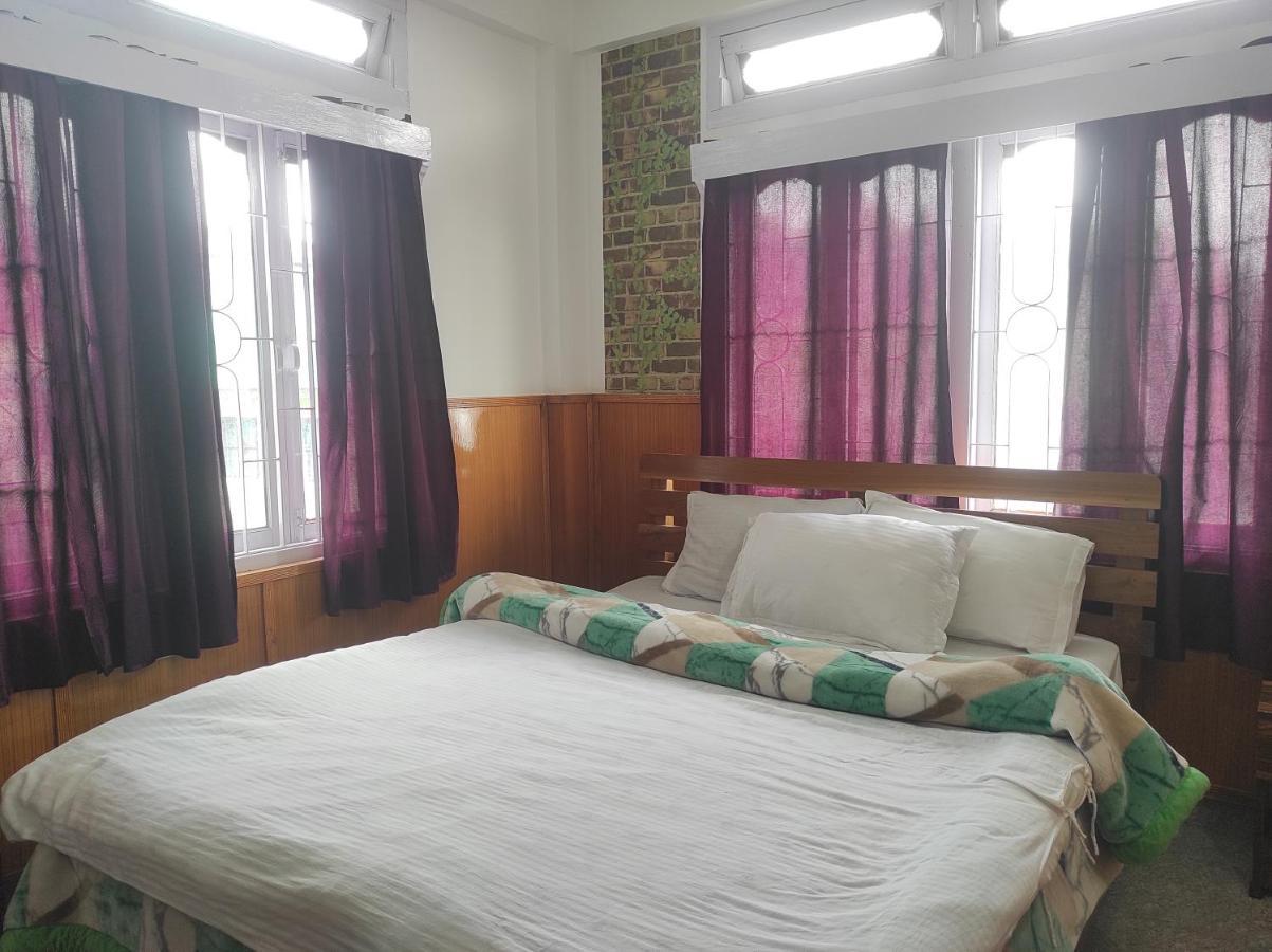 Hotel Tawang Regency Exteriör bild